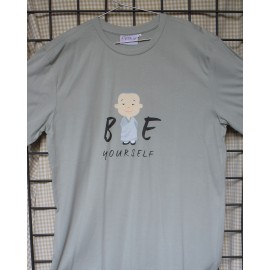 T-shirt - Be Yourself in Light Grey